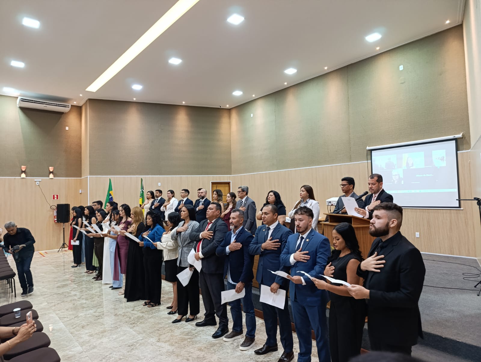 OAB-AP realiza solenidade de prestação de compromisso e entrega de carteiras a novos advogados